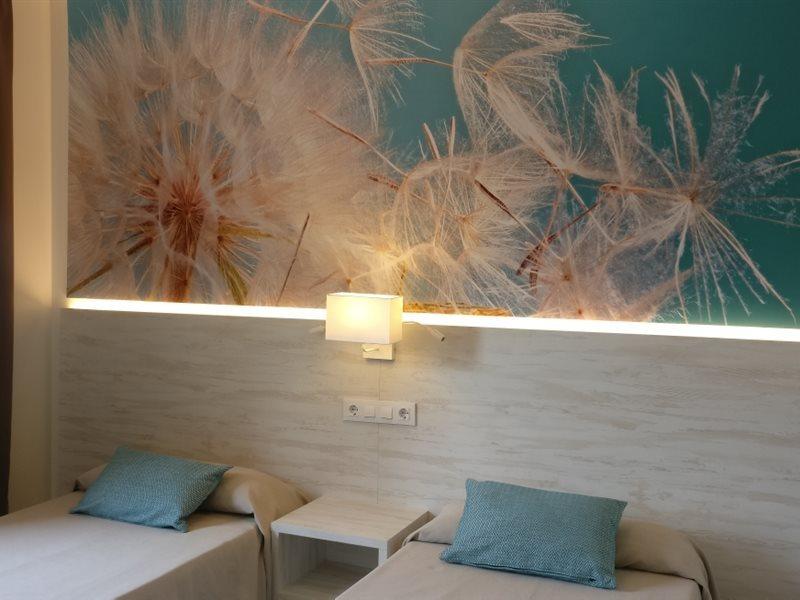Aparthotel Las Mariposas Лорет де Мар Екстериор снимка