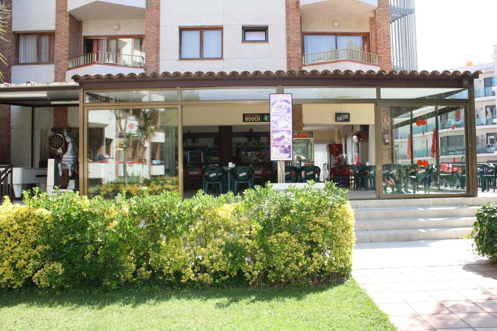 Aparthotel Las Mariposas Лорет де Мар Екстериор снимка