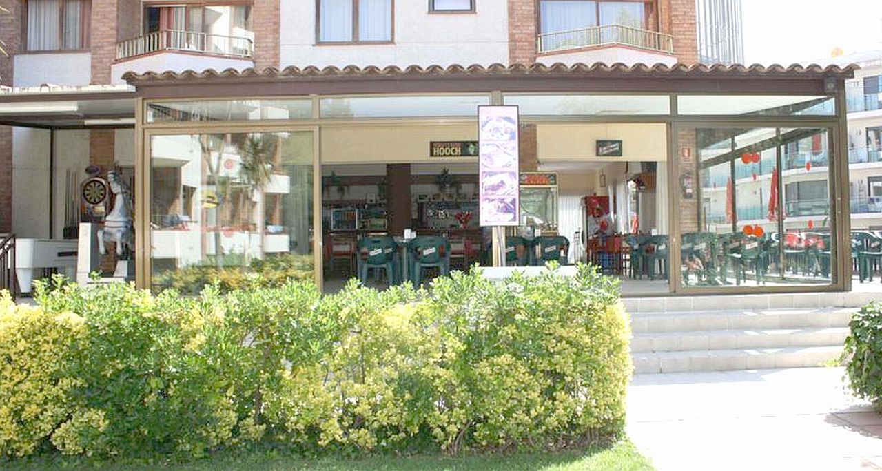 Aparthotel Las Mariposas Лорет де Мар Екстериор снимка